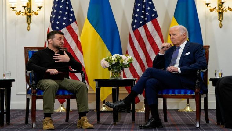 Biden Apologizes to Zelenskyy for Assistance Delays, Praises Ukraine's War Efforts