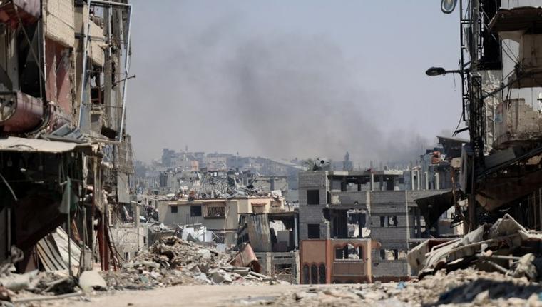 Israeli forces intensify attacks in Shujayea as Gaza death toll rises