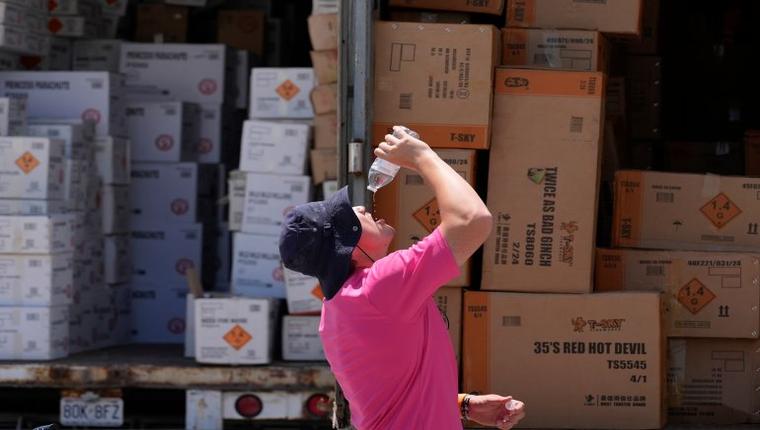 A right to drink? Inside the debate to protect US workers against the heat