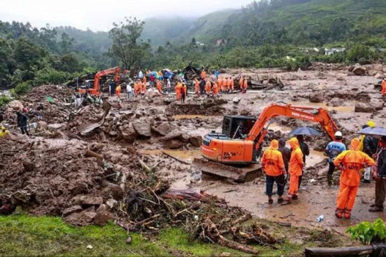 Devastating Landslides Ravage Kerala, Resulting in Over a Hundred Casualties